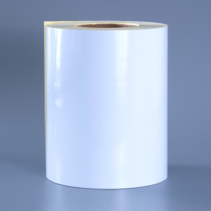 50-milimetrowa błyszcząca biała poliestrowa folia PET Etykieta samoprzylepna z rozpuszczalnikowym klejem akrylowym w rolce Jumbo do druku cyfrowego