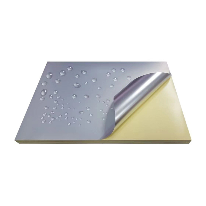 Materiały etykietowe PET o grubości 50 mikronów, matowo-srebrne, z mocnym klejem rozpuszczalnikowym i powłoką na bazie oleju