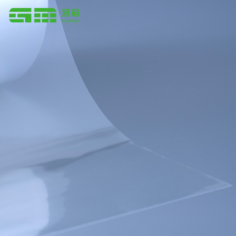 Przezroczysta, samoprzylepna rolka PP Jumbo o grubości 50 mikronów z trwałym klejem