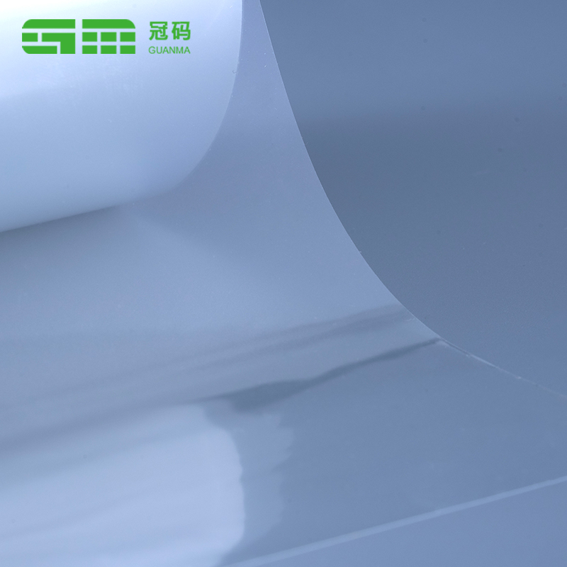 Przezroczysta, samoprzylepna rolka PP Jumbo o grubości 50 mikronów z przezroczystą wkładką dla zwierząt